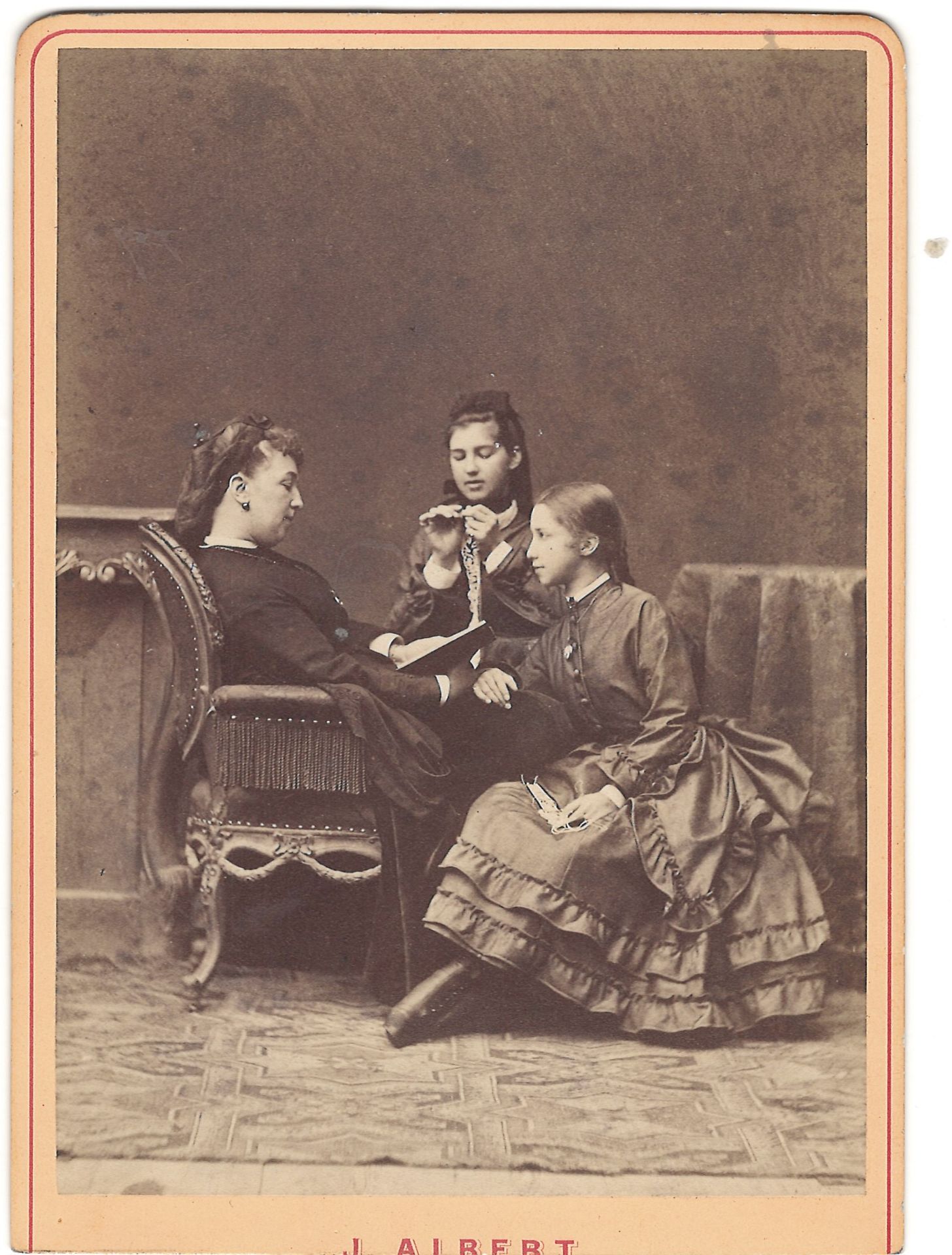 [Russian Empire]. Albert, J. Cabinet portrait of M. Peterson with daughters M. Mangel и A.K. Peterso