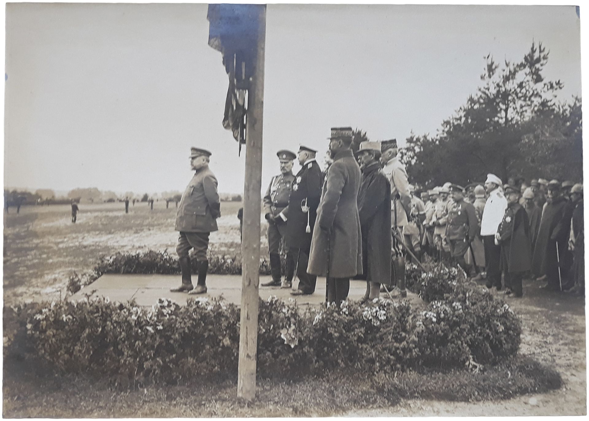 [Soviet]. General Lokhvitsky, President of France and russian army men. Two photograph. 1918. 17x12  - Bild 2 aus 2
