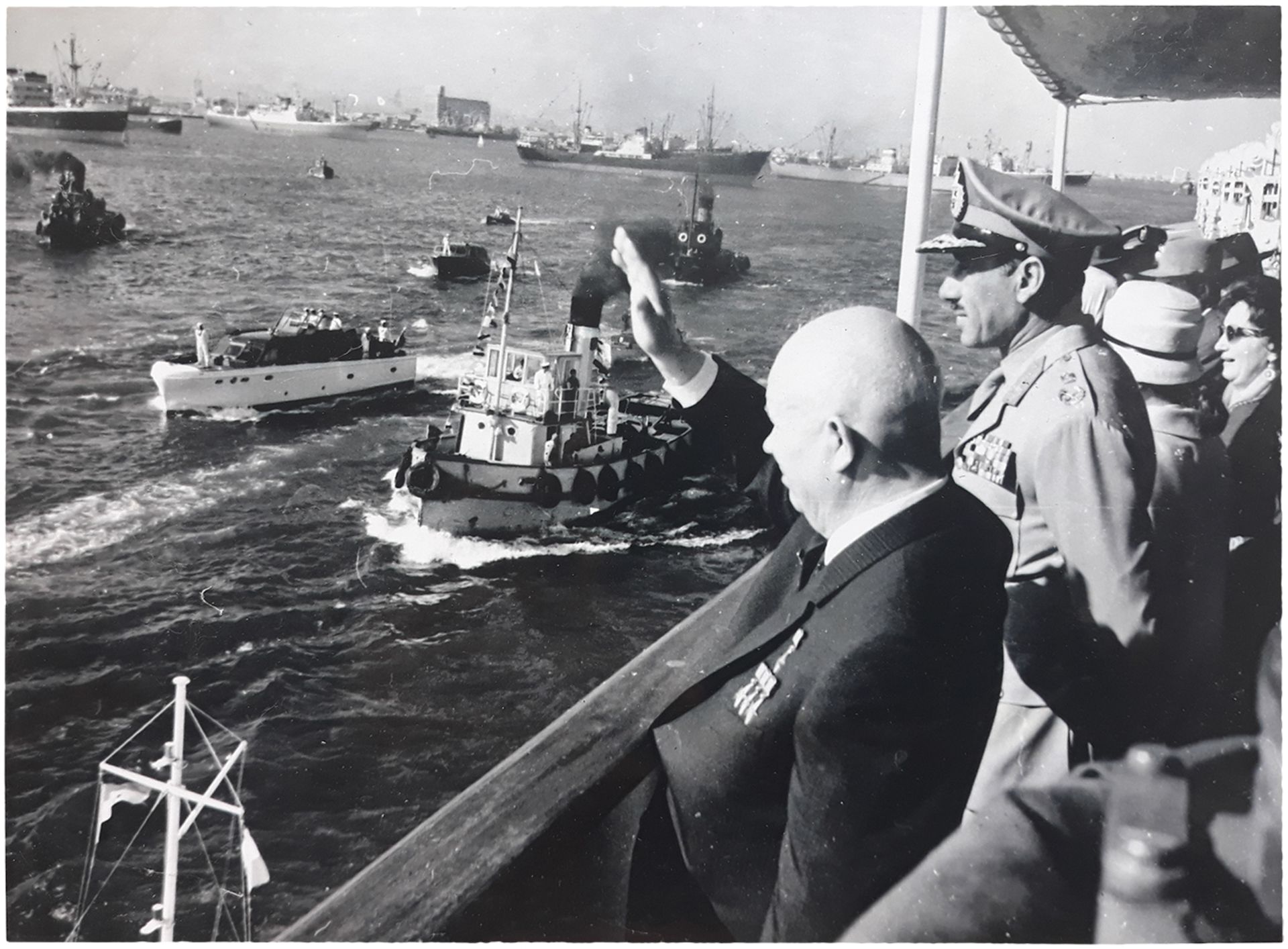 [Soviet]. Nikita Khrushchev during his journey to Alexandria in 1964. Album of photographs. 19 photo - Bild 3 aus 8