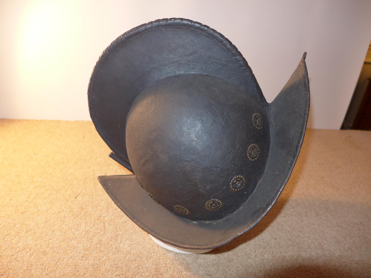 A MORION HELMET WITH BRASS DECORATION, LENGTH 38CM, HEIGHT 28CM, WITH PLUME SOCKET - Image 3 of 5