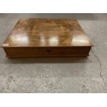 A LARGE AND IMPRESSIVE SHALLLOW MARQUETRY INLAID BURR WALNUT DOCUMENT/BOOK BOX WITH VELVET LINING,