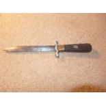 A VICTORIAN FOLDING BOWIE KNIFE, 17CM BLADE, CROSSGUARD, TOTAL LENGTH 29CM