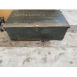 A LARGE VINTAGE WOODEN CHEST WITH METAL CLASP AND HANDLES (W:142CM D:82CM AND H:48CM)