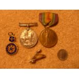 A WORLD WAR I MEDAL PAIR AWARDED TO 3157 GUNNER P BIRMINGHAM OF THE ROYAL ARTILLERY