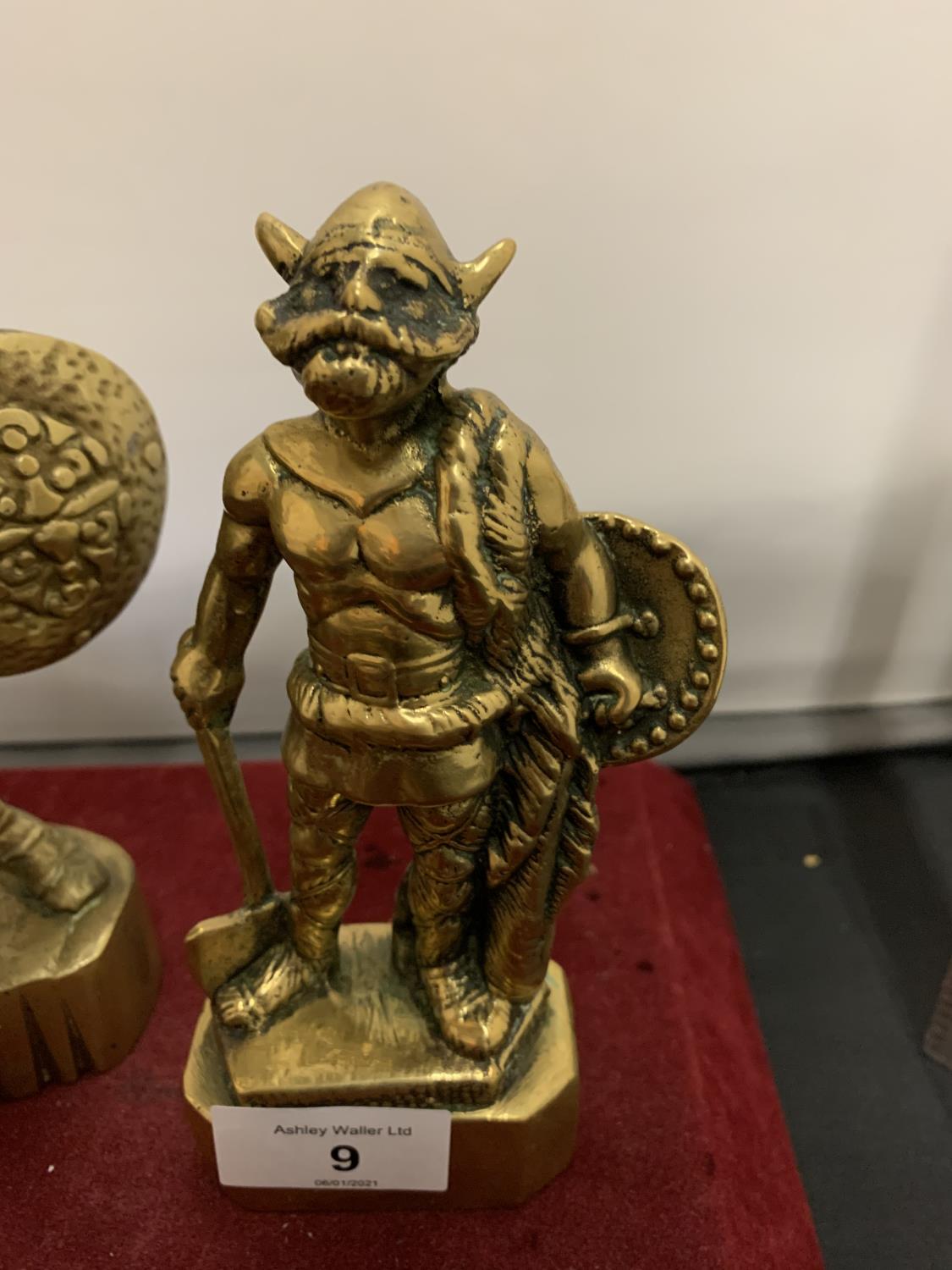 A TRIO OF HEAVY BRASS VIKING FIGURINES - Image 3 of 4