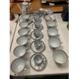 A LARGE COLLECTION OF SPODE OVEN TO TABLEWARE FINE STONE