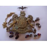 A RAF SILVER AND ENAMEL SWEETHEART BADGE, ROYAL COAT OF ARMS PLATE, CUFFLINKS ETC