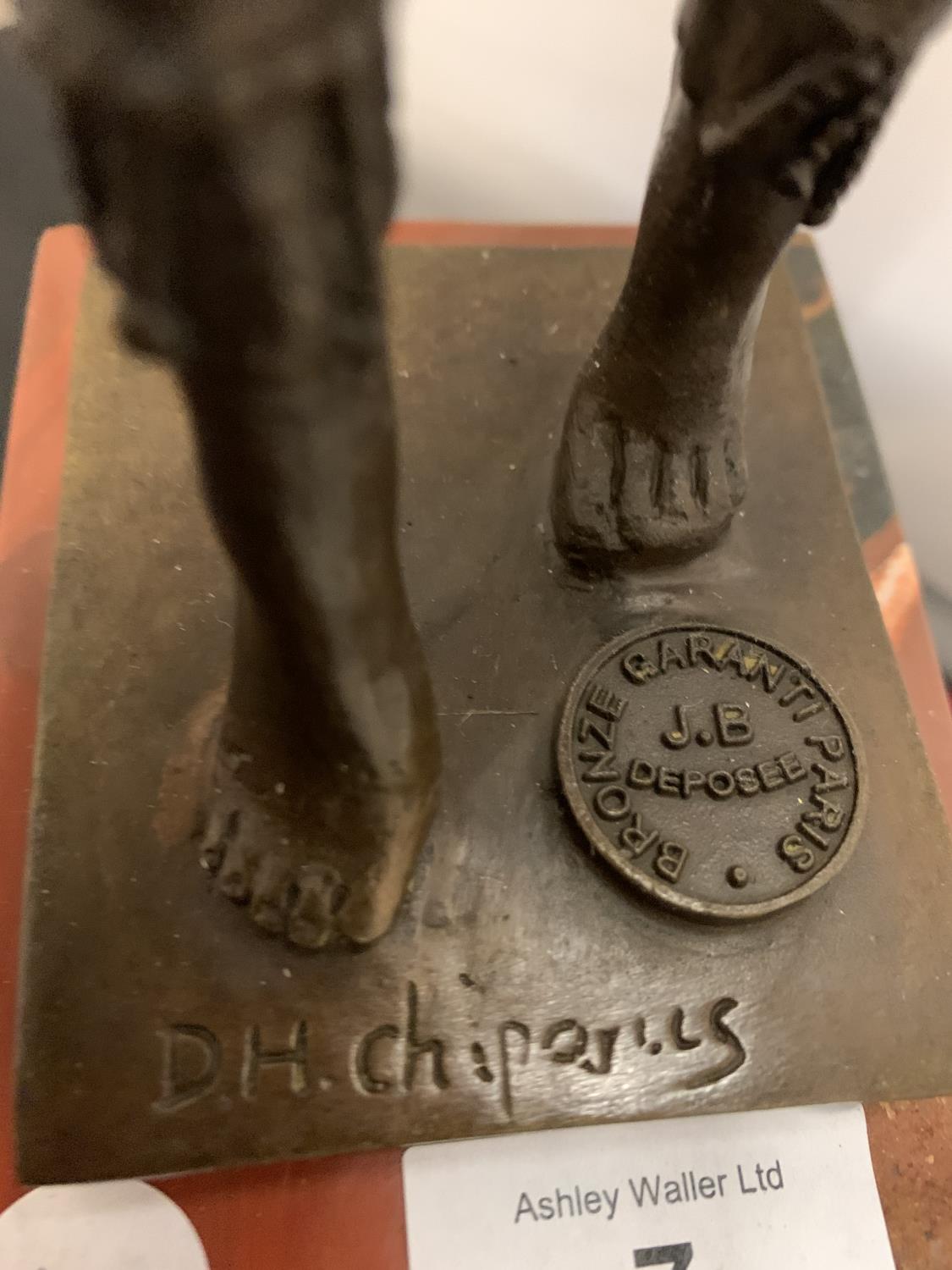 AN ART DECO BRONZE CHARLESTON DANCING FIGURE MOUNTED ON A MARBLE PLINTH AND SIGNED D H CHIPARUS - Image 3 of 4