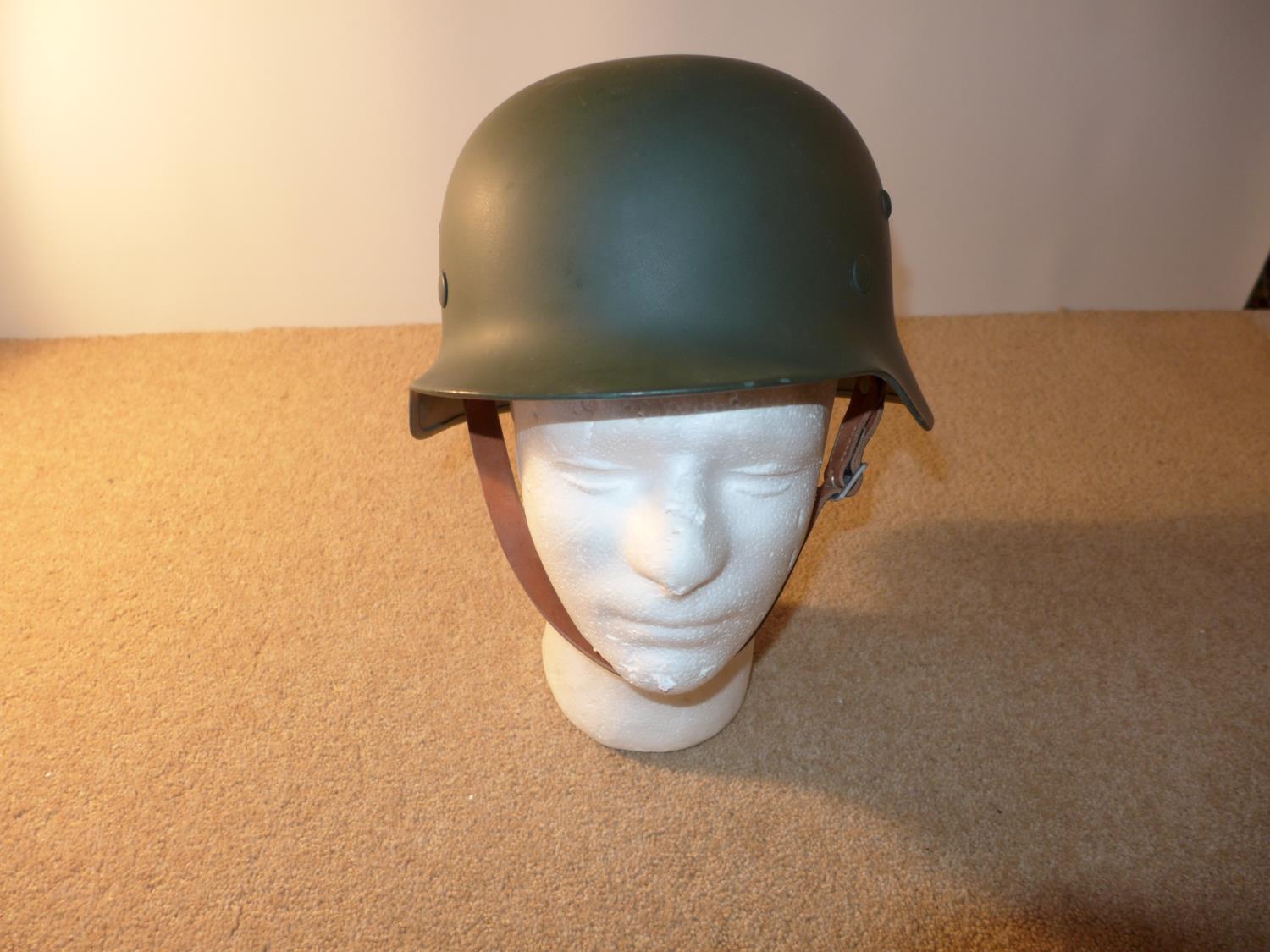 A GERMAN HELMET AND LINER LATE 20TH CENTURY - Image 2 of 4