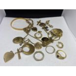 VARIOUS ITEMS OF YELLOW METAL JEWELLERY