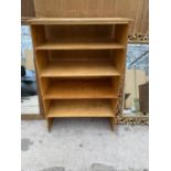 A FOUR SHELF WOODEN STORAGE UNIT (H:135CM W:91CM)