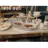 A QUANTITY OF CERAMIC WARE TO INCLUDE CRESCENT AND ROYAL STAFFORD