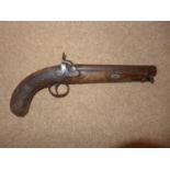 A PERCUSSION CAP PISTOL, THE ENGRAVED LOCK WITH MAKERS NAME, FRED BARNES, TOWER HILL, 18CM BARREL,