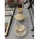 AN ASSORTMENT OF CERAMIC WARE TO INCLUDE TWO JUGS AND A LANGLEY TANKARD