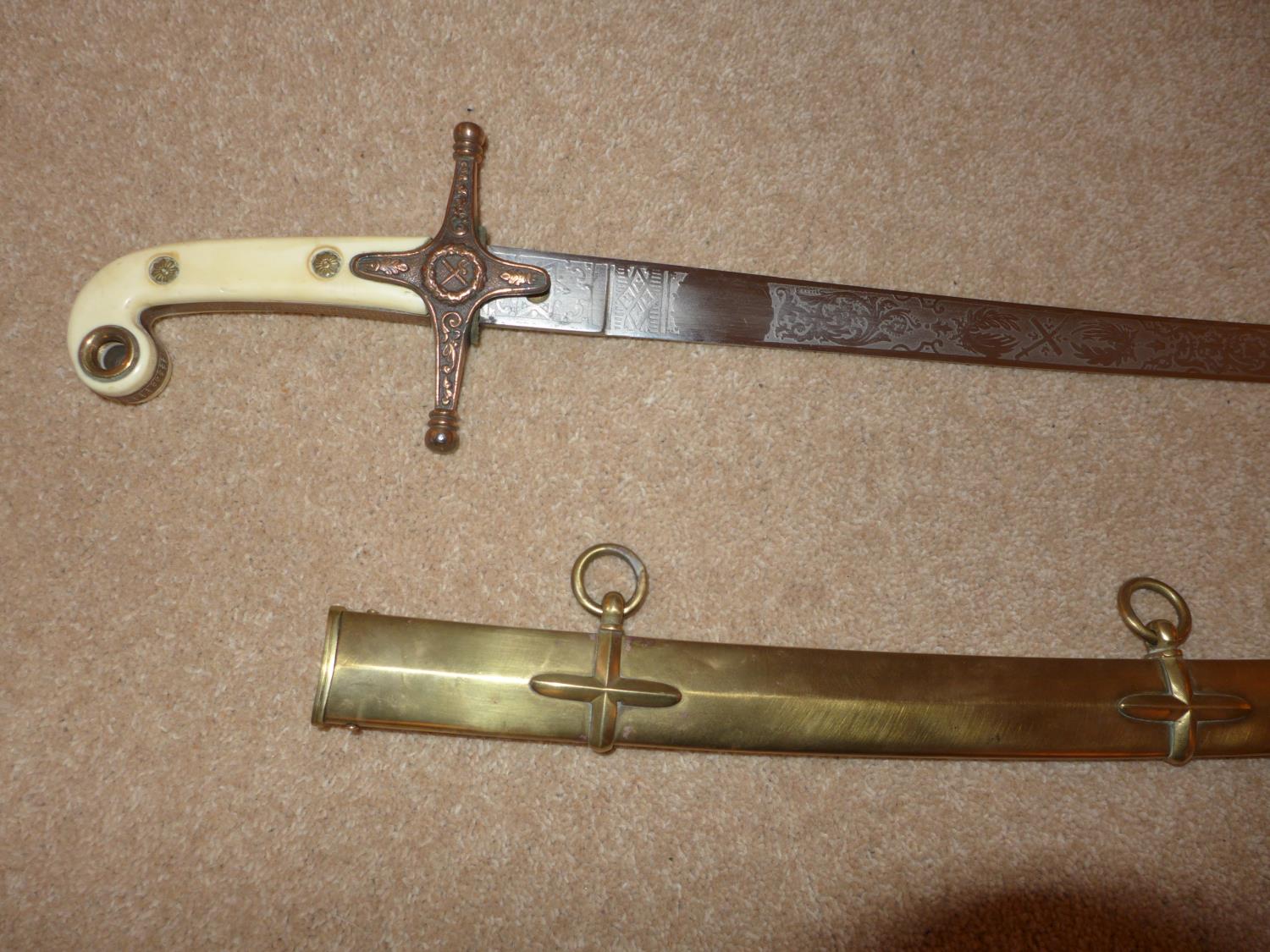 A MODERN MAMELUKE SWORD, 84CM, CURVED BLADE - Image 3 of 6