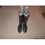 A PAIR OF BLACK LEATHER CAVALRY BOOTS AND TREES, LENGTH OF SOLE 31CM, HEIGHT 38CM