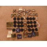 A COLLECTION OF CLOTH BADGES, TO INCLUDE RAF, CAVALRY ETC