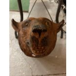 A LARGE WALL MOUNTED BEAR'S HEAD (A/F ON ONE EAR) LENGTH 42CM