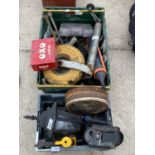 AN ASSORTMENT OF TOOLS TO INCLUDE A JOCKEY WHEEL, SOCKETS AND AN OUTSIDE LIGHT ETC
