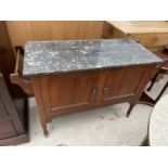 AN EARLY 20TH CENTURY SATINWOOD WASHSTAND WITH MARBLE TOP AND SIDE TOWEL RAILS