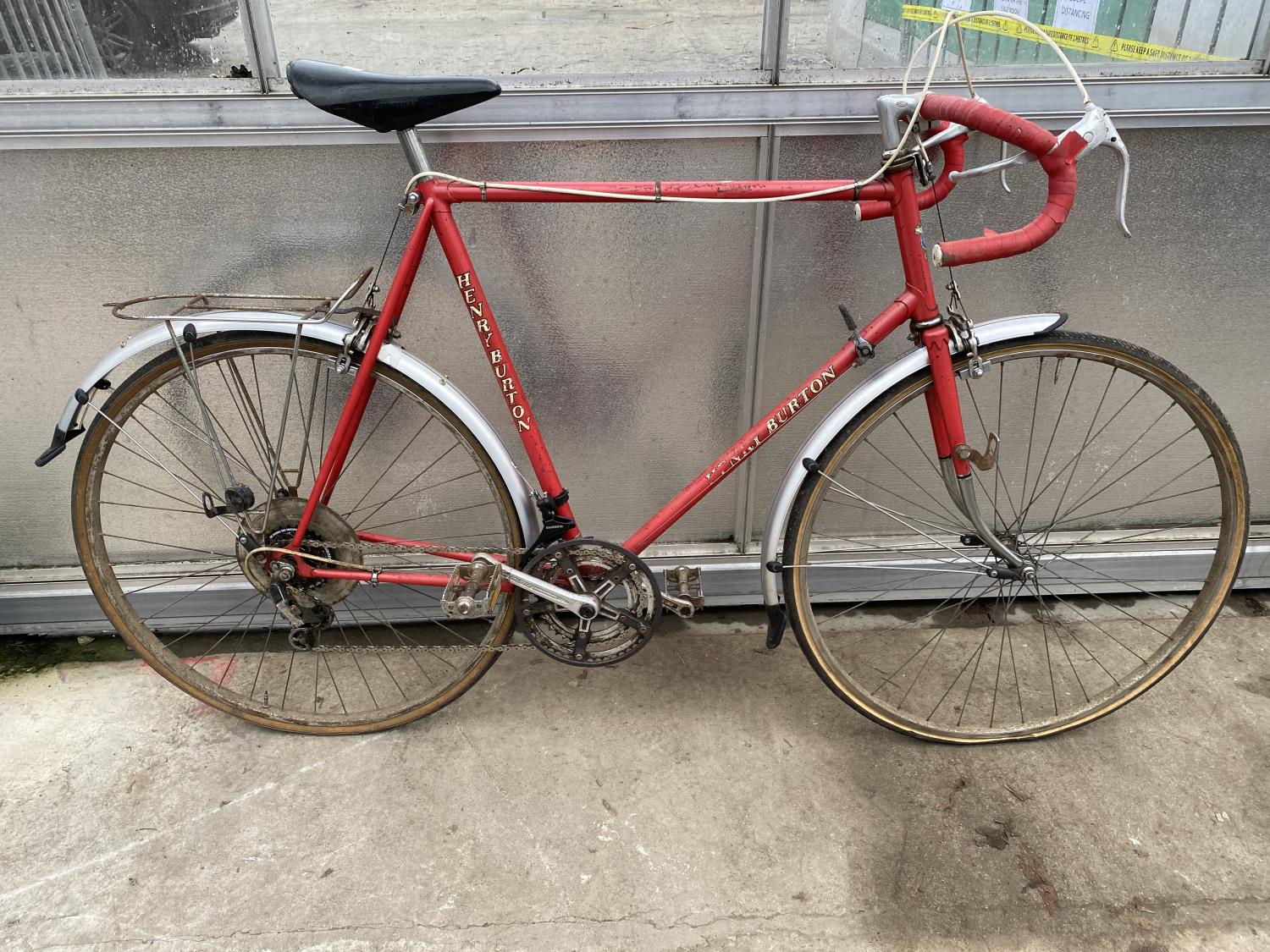 A VINTAGE HENRY BURTON ROAD RACING BIKE WITH 12 GEARS