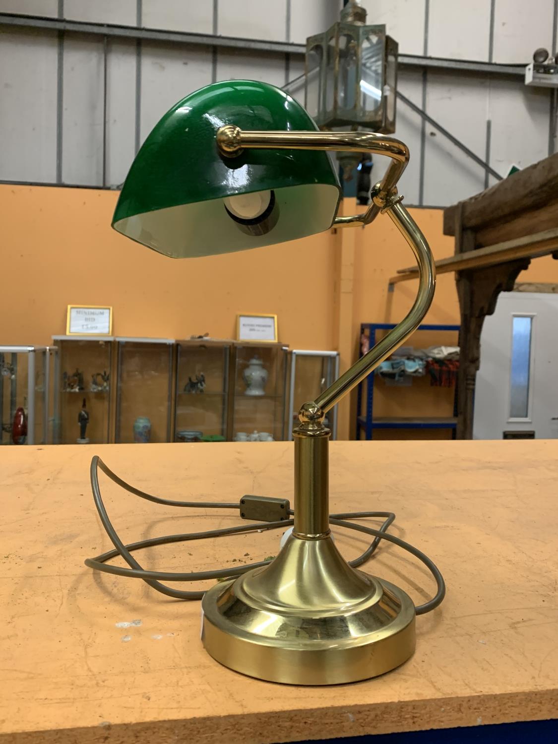 A BRASS BANKERS LAMP WITH GREEN SHADE - Image 2 of 2