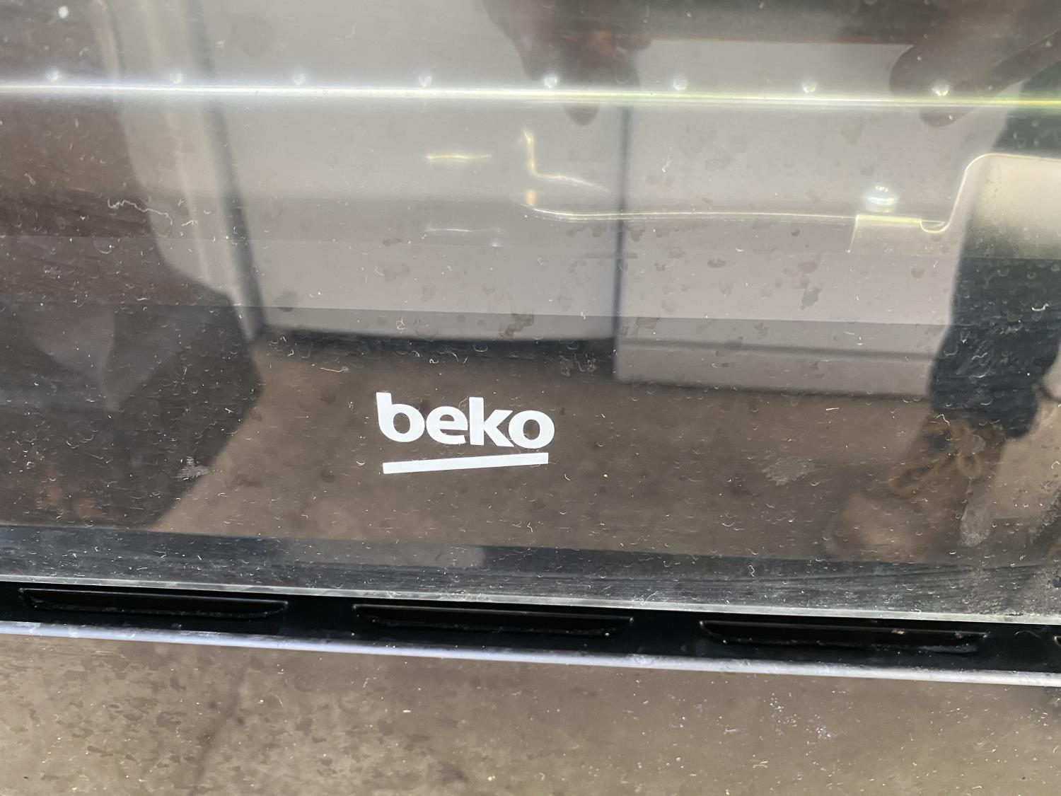 A SILVER BEKO GAS AND ELECTRIC FREESTANDING OVEN AND HOB BELIEVED WORKING OIRDER BUT NOI WARRANTY - Bild 2 aus 6