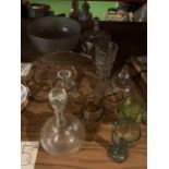 AN ASSORTMENT OF GLASSWARE TO INCLUDE CEILING PENDANT, CAKE STAND, ETCHED GLASS DECANTER ETC
