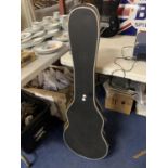 A LEATHER EFFECT ELECTRIC GUITAR CASE