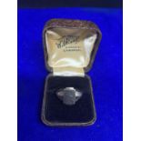 A BOXED HALLMARKED CHESTER 9 CARAT GOLD SIGNET RING GROSS WEIGHT APPROXIMATELY 2.7g