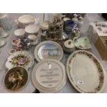 A SELECTION OF CERAMIC WARE TO INCLUDE TWO COLLECTABLE VILLROY AND BOSCH PLATES
