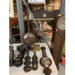 AN ASSORTMENT OF VARIOUS COLLECTABLES TO INCLUDE A BRASS BED PAN, A BAROMETER, BINOCULARS ETC