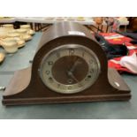 A VINTAGE WOODEN NAPOLEONS HAT MANTLE CLOCK