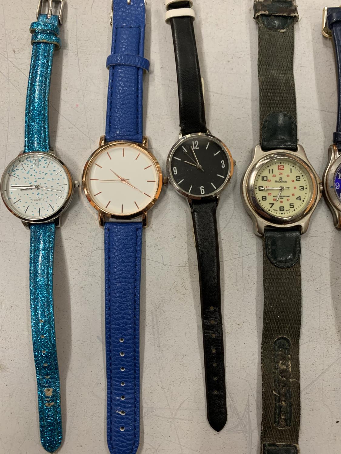 A COLLECTION OF VARIOUS LADIES AND GENTS WRIST WATCHES - Image 3 of 3