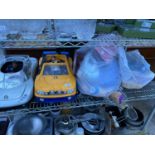 A COLLECTION OF CHILDRENS TOYS TO INCLUDE TWO ACTION MEN IN CARS