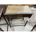 AN EARLY 20TH CENTURY OAK BARLEYTWIST SIDE TABLE