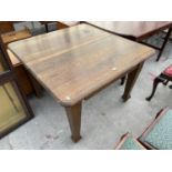 AN EDWARDIAN OAK WIND-OUT DINING TABLE, 42" SQUARE