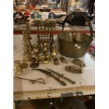 A COLLECTION OF BRASS WARE TO INCLUDE A PRESERVING PAN, CANDLESTICKS, A DOLLS ROCKING CHAIR ETC