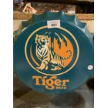 A RETRO STYLE 'TIGER BEER' HANGING WALL BEER BOTTLE CAP DISPLAY SIGN 35CM