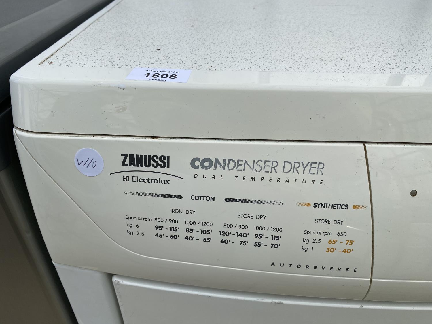 A WHITE ZANUSSI CONDENSER DRYER IN W/O BUT NO WARRENTY - Image 2 of 5