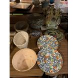 AN ASSORTMENT OF CERAMIC ITEMS TO INCLUDE A PAIR OF STAFFORDSHIRE FLATBACKS, A WINTON BOWL, ROYAL