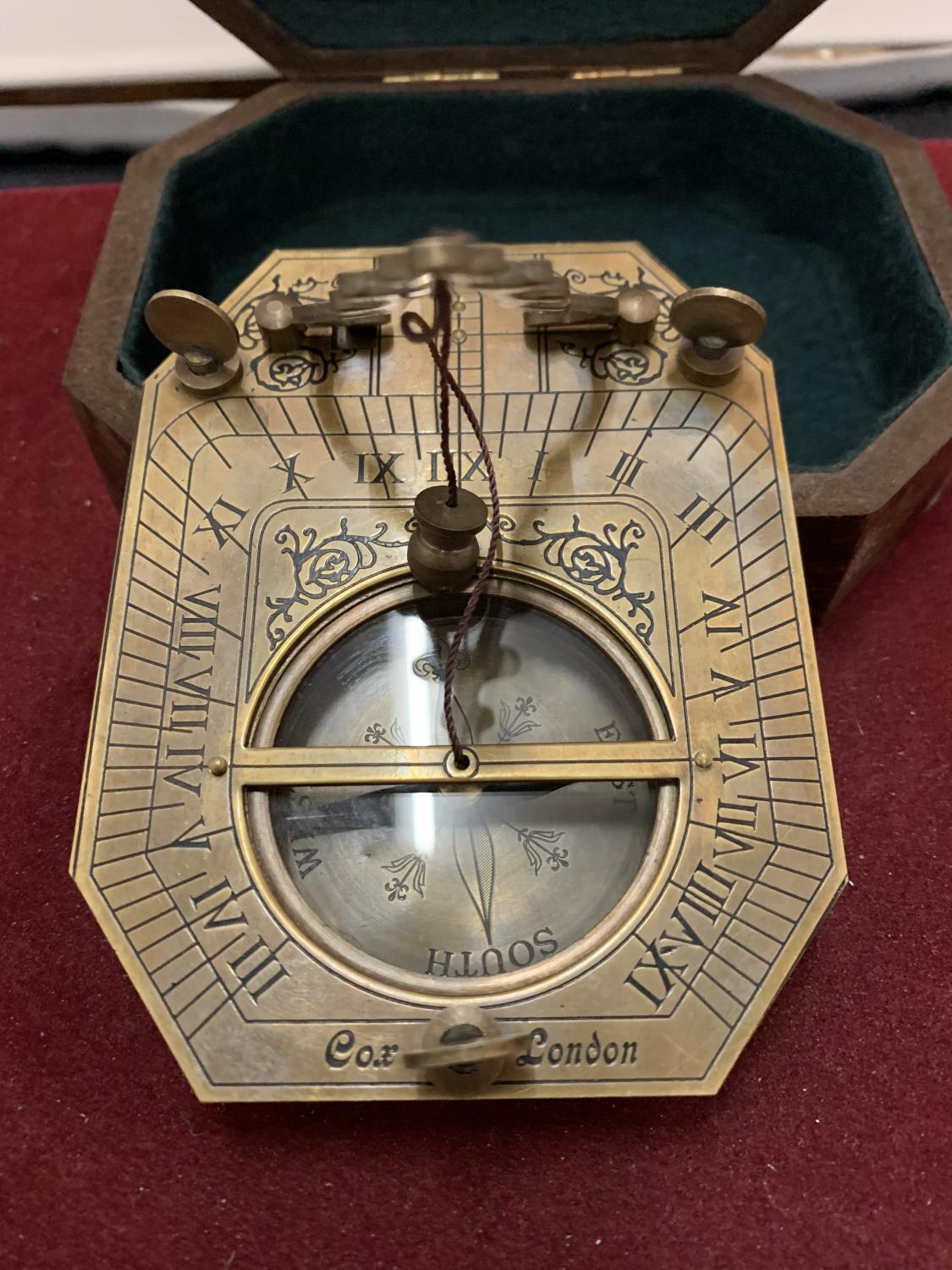 A BOXED BRASS SUNDIAL COMPASS 'COX OF LONDON' - Image 4 of 4