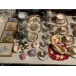 AN ASSORTMENT OF MIXED ITEMS TO INCLUDE CUPS & SAUCERS, SMALL FRAMED PICTURES ETC