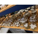 A LARGE COLLECTION OF ROYAL ALBERT OLD COUNTRY ROSES DINNER WARE TO INCLUDE PLATES, SIDE PLATES,
