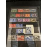 GREAT BRITAIN , AN UNMOUNTED MINT COLLECTION ON A TWO-SIDED HANGER , GV SILVER JUBILEE , GV1