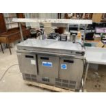 AN INDUSTRIAL POLAR REFRIGERATION UNIT AND A HOTPLATE