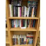 A LARGE ASSORTMENT OF BOOKS TO INCLUDE YOUNG ADULT/TEENAGE FICTION, THRILLER ADVENTURE AND DRAMAS