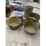A COLLECTION OF VINTAGE ITEMS TO INCLUDE JAM PANS, SAUCEPAN AND GALVANISED BUCKET ETC