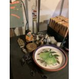 VARIOUS ITEMS TO INCLUDE A FLOATING THERMOMETER, SHIP IN A BOTTLE, CERAMIC CAT, PLATE ETC