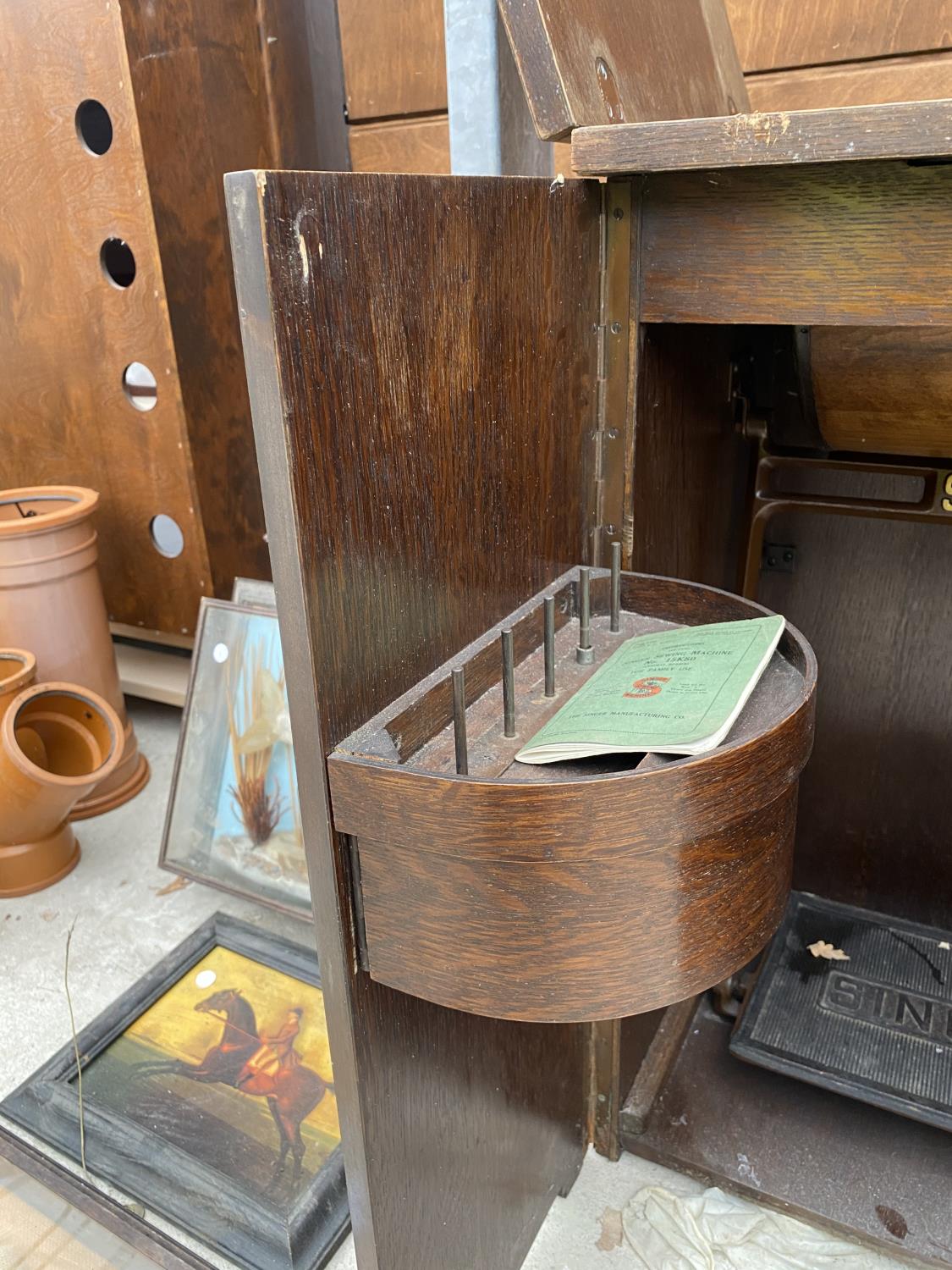 A VINTAGE SINGER SEWING MACHINE COMPLETE WITH CASE AND ORIGINAL FOOT PEDDLE AND INSTRUCTION MANUAL - Image 6 of 6